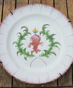 Ancienne Assiette en Faïence avec Support Mural : Fleur de Lys